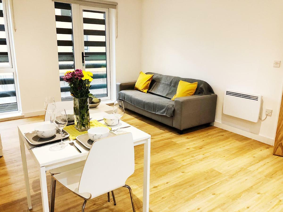 Ekhaya Three Apartment Manchester Exterior photo